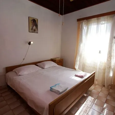 Stela Gostinjska kuća Sumartin