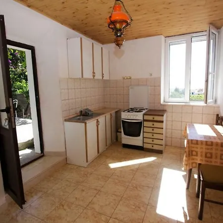 Stela Gostinjska kuća Sumartin